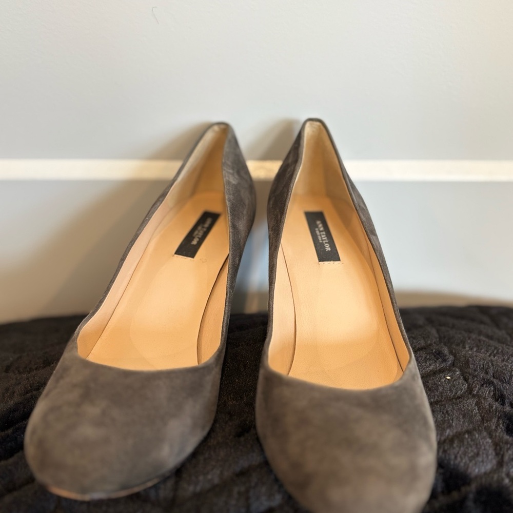 Ann Taylor Elegant Gray Women's Pumps Size 8.5